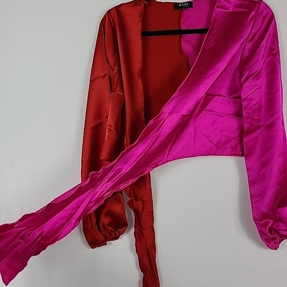 NEW JULIA by Love J Satin Red Pink Tie Front Crop Top Blouse Sz M - Picture 5 of 11